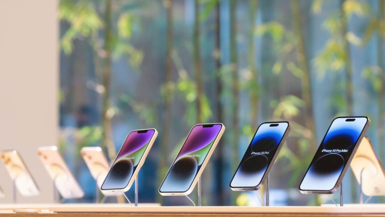 iPhone Air: Apple pares features to achieve an ultra‑thin, lightweight design — Helios-i.mashable.com