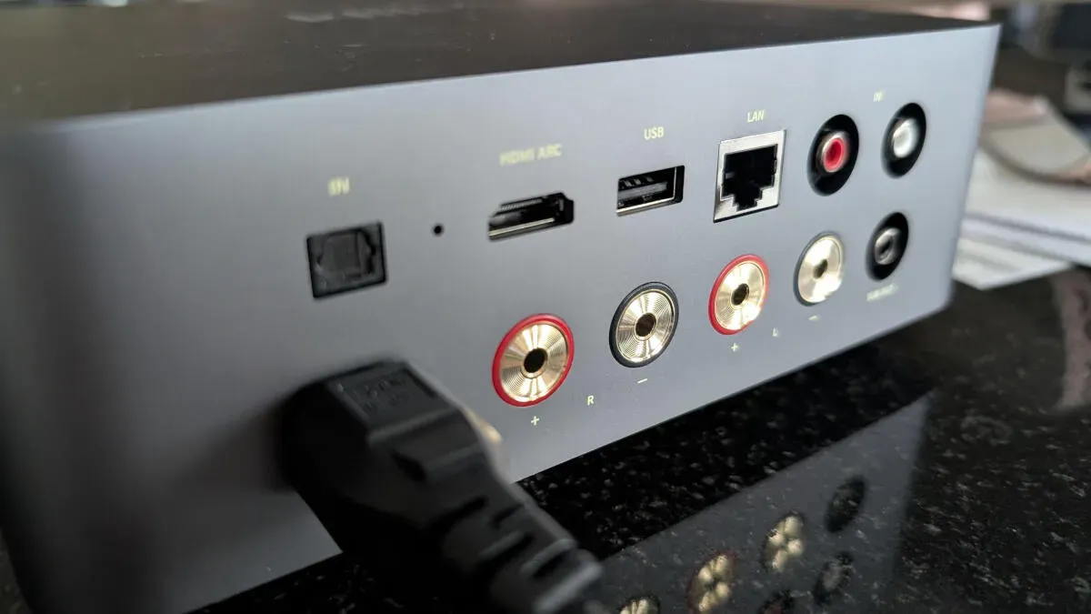 WiiM Amp Ultra praised for easy setup and strong streaming sound at $529 — Zdnet.com