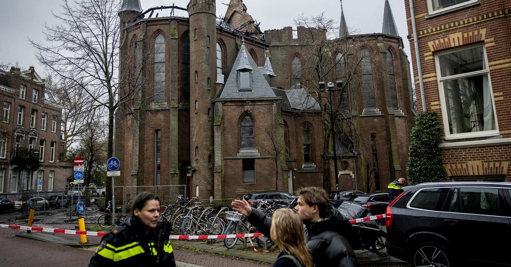 Vondelkerk in Amsterdam Largely Destroyed by Early New Year’s Day Fire — Static01.nyt.com