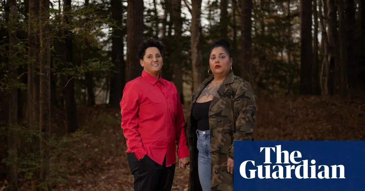 Adopted woman discovers a restaurant co‑worker is her long‑lost sister after DNA test — I.guim.co.uk