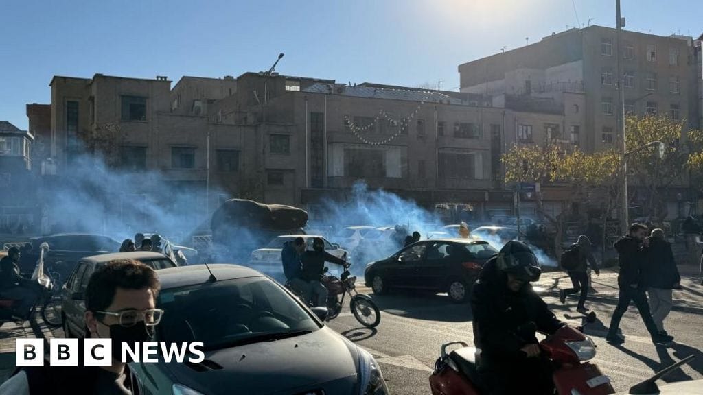 Iran denounces Trump's intervention warning as protests spread — Ichef.bbci.co.uk