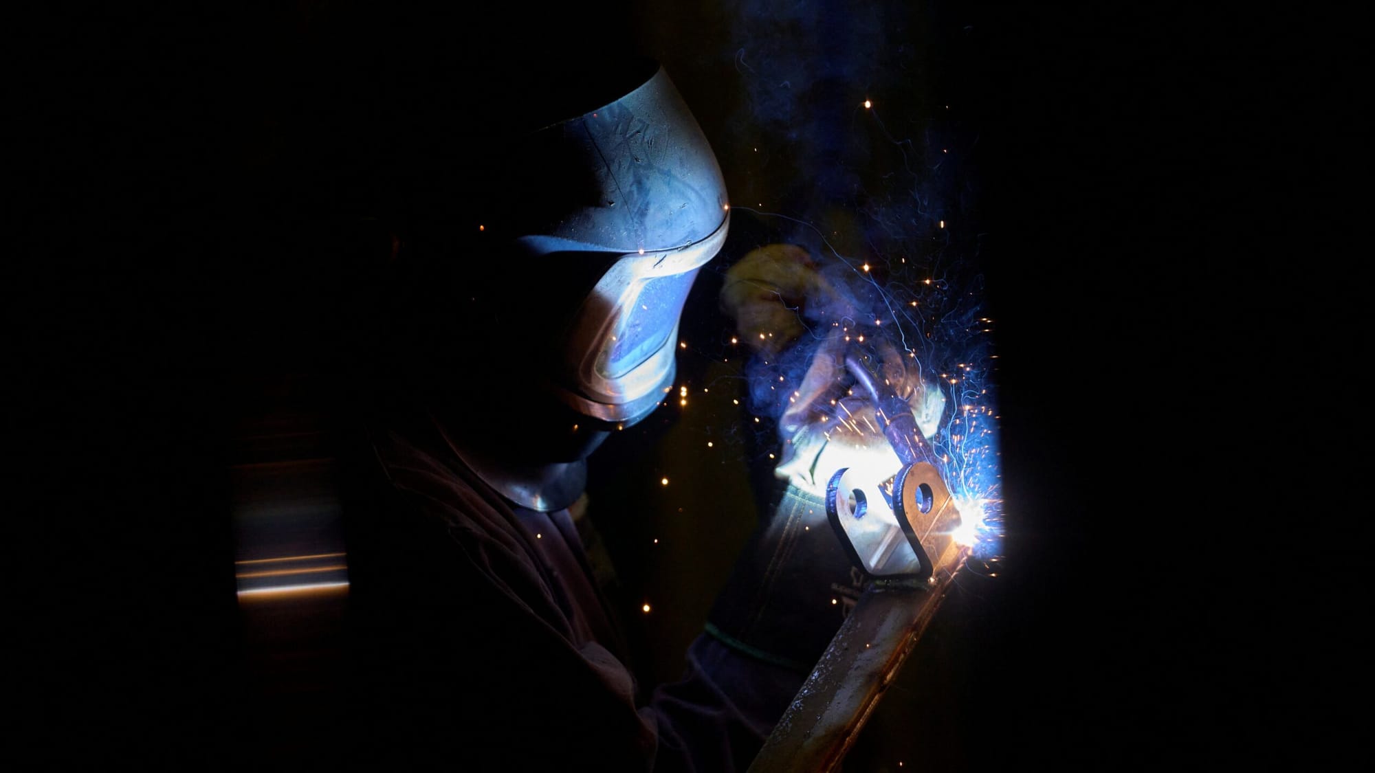 Healthy 18-year-old nearly died in ninth reported case of 'welder's anthrax' — Cdn.arstechnica.net