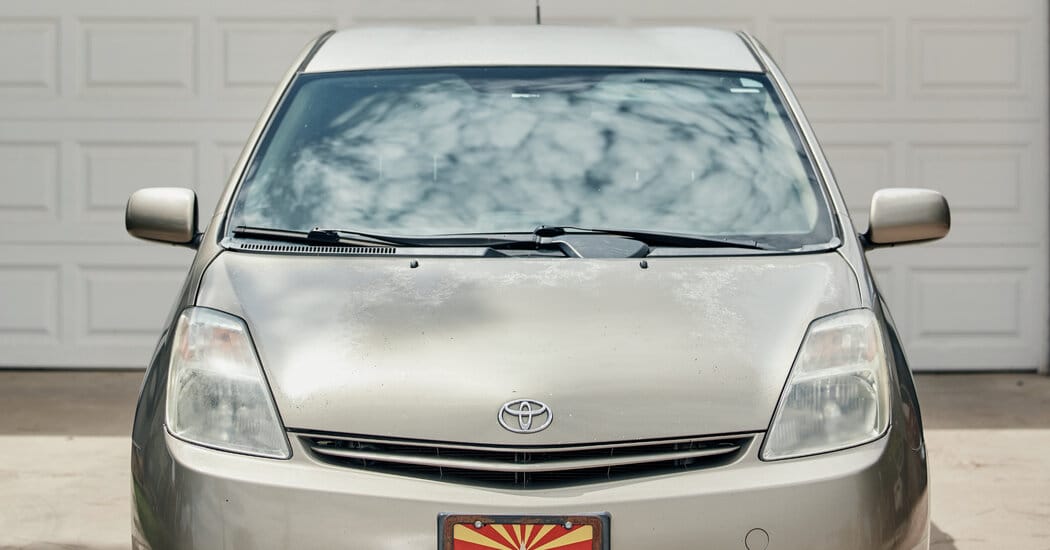 Experts say Toyota Prius marketing helped politicize hybrids and electric cars — Static01.nyt.com