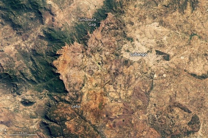 Huíla plateau rises above Angola's southwestern coastal plains — Assets.science.nasa.gov