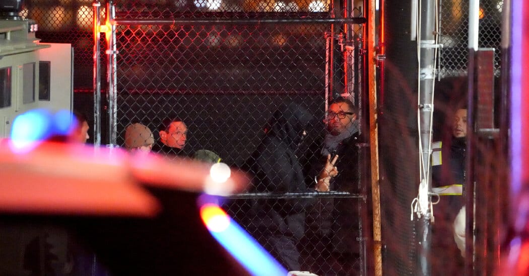 Maduro’s V gesture echoed by loyalists after U.S. capture — Static01.nyt.com