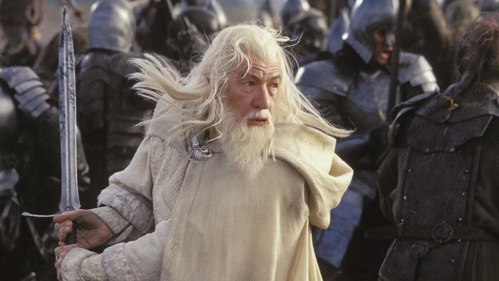 Ian McKellen confirms Gandalf and Frodo will appear in Hunt for Gollum — Static0.moviewebimages.com