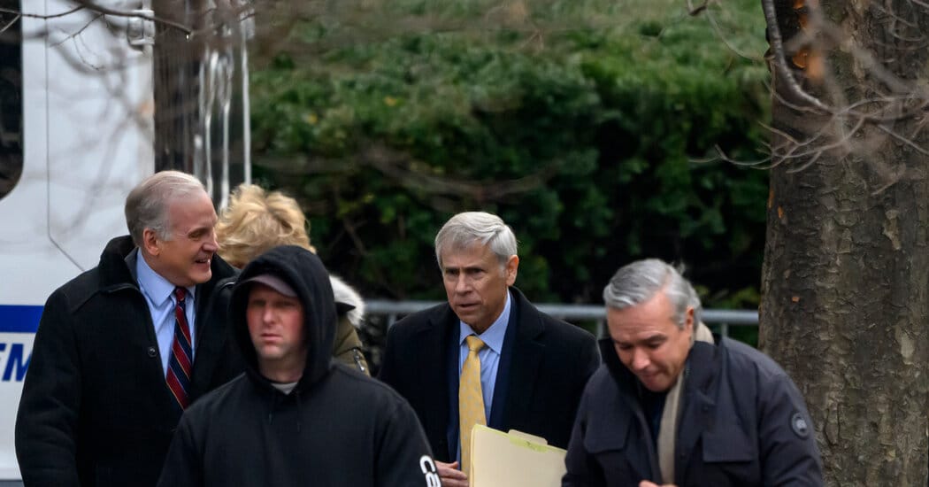 Barry Pollack, Lawyer for Nicolás Maduro, Previously Defended Assange — Static01.nyt.com