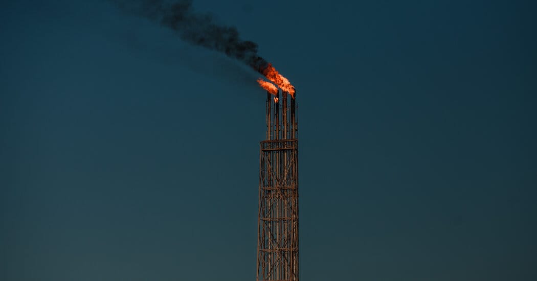 Pro‑Maduro march in Caracas as acting leader says government remains in power — Static01.nyt.com