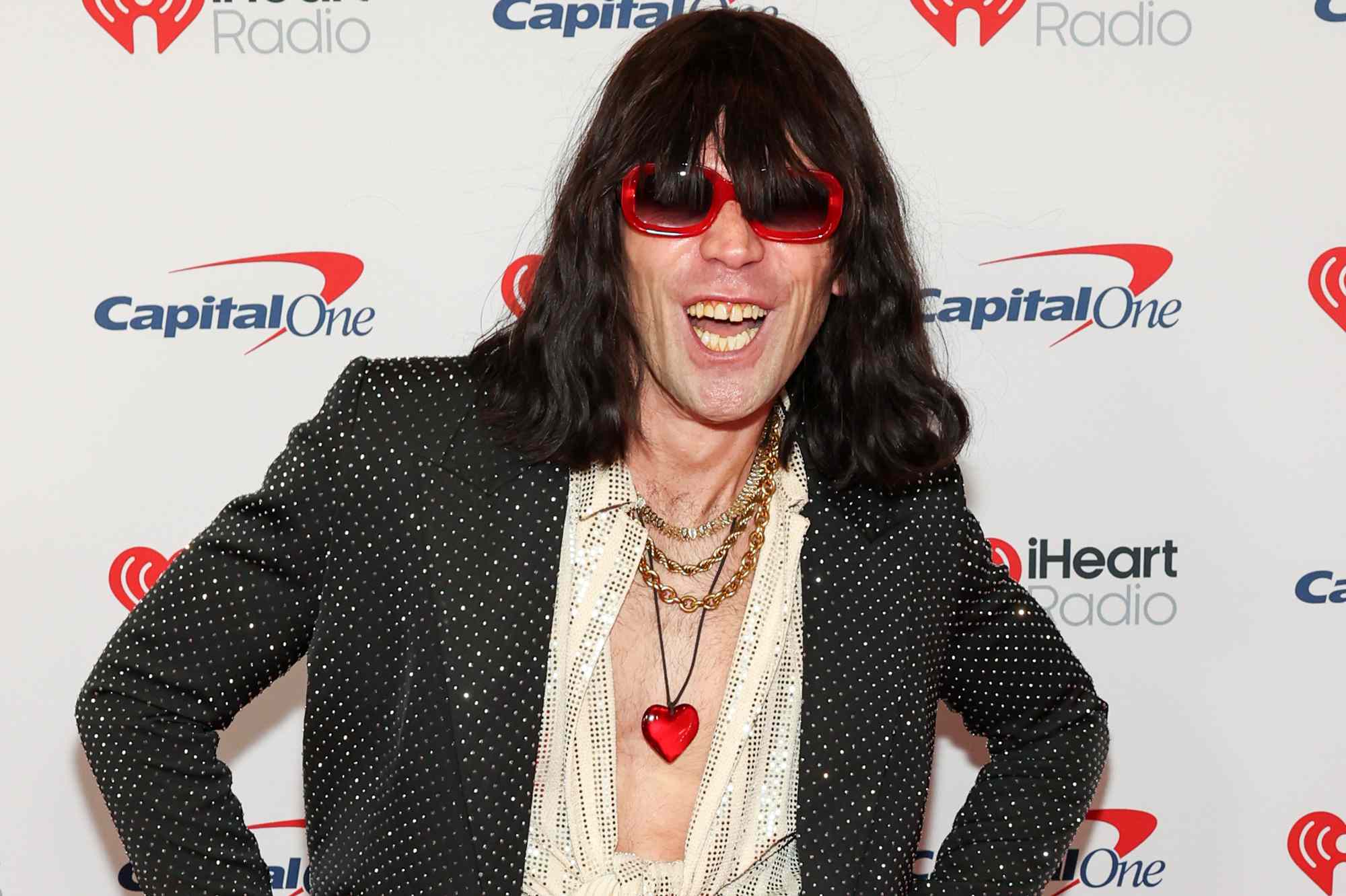 Mr. Fantasy says he’s celibate and ‘exploring’ dating on first podcast — People.com