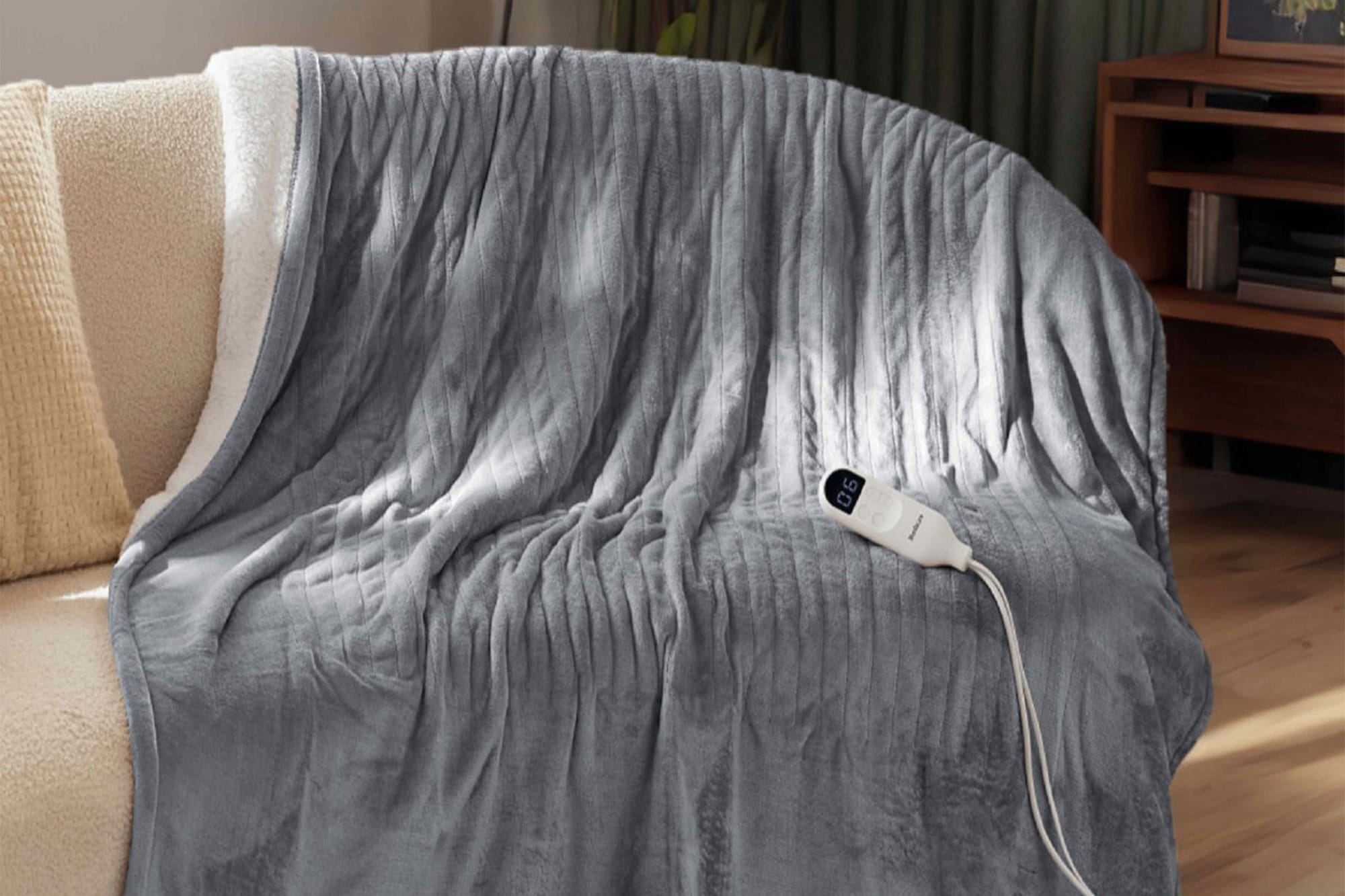 Bedsure heated blanket named most comfortable in tests, now $60 at Wayfair — People.com
