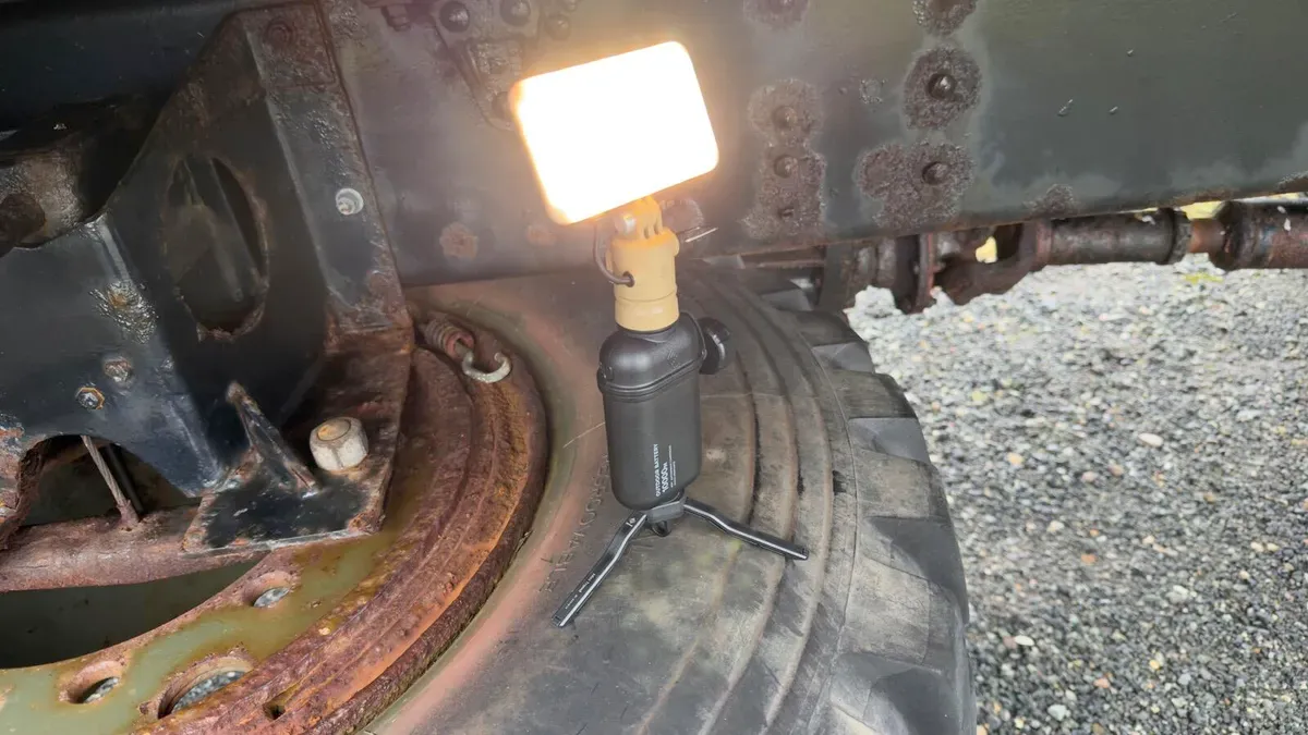 Elecom Nestout 10000N power bank and Flash-1 lantern lasted through three-day blackout — Zdnet.com