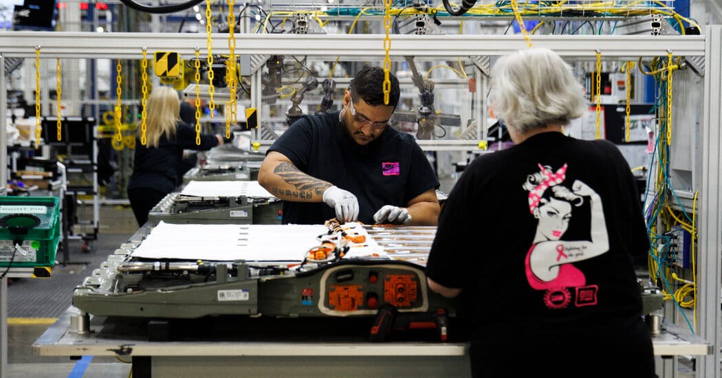 General Motors to record $7.1 billion loss as it scales back electric vehicle plans — Static01.nyt.com