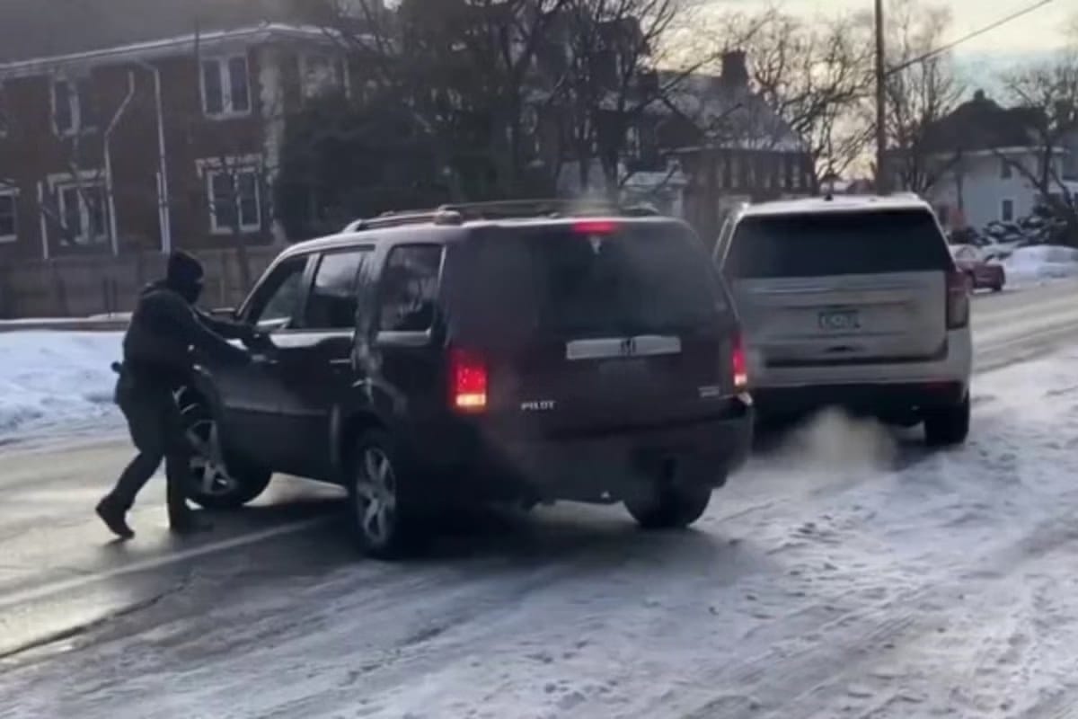 ICE agent Jonathan Ross shot Renee Good in Minneapolis, officials say — Static.independent.co.uk