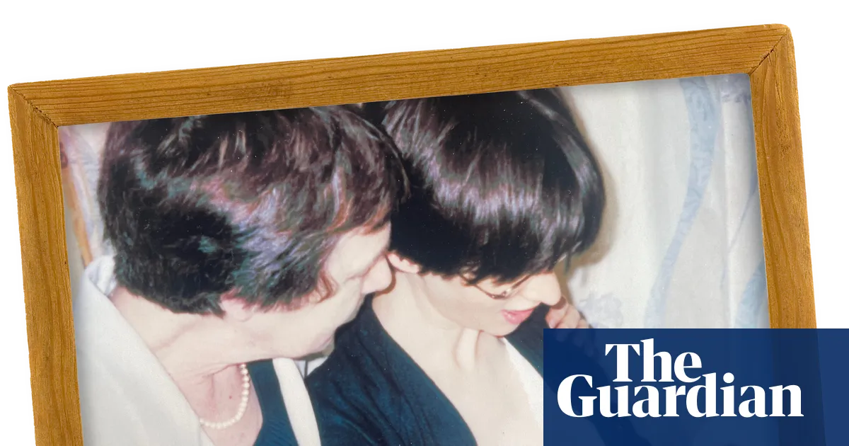 Photograph of mother, author and newborn taken after Theo’s birth at UCH — I.guim.co.uk