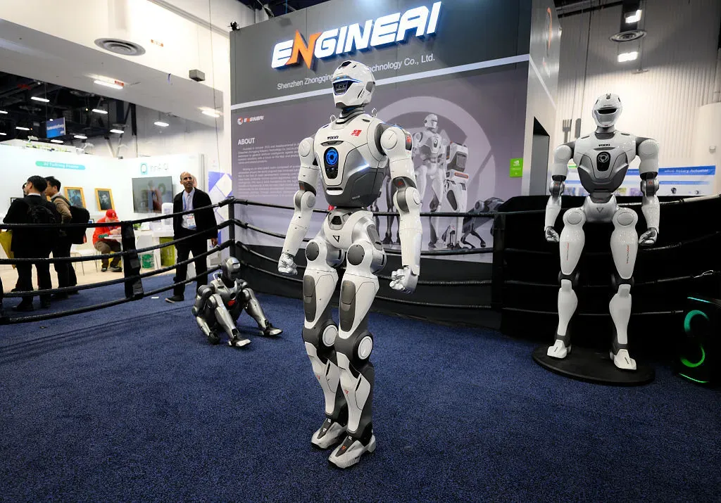 Memorable robots at CES ranged from a ping‑pong player to a laundry folder — Techcrunch.com