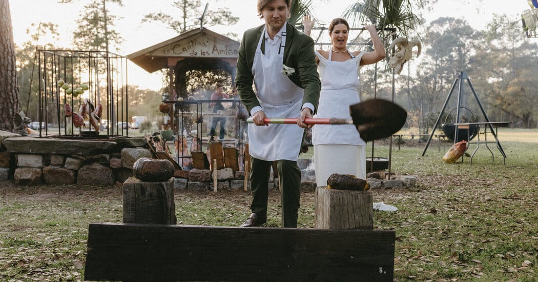 Couples opt for open-fire cooking for wedding meals — Static01.nyt.com