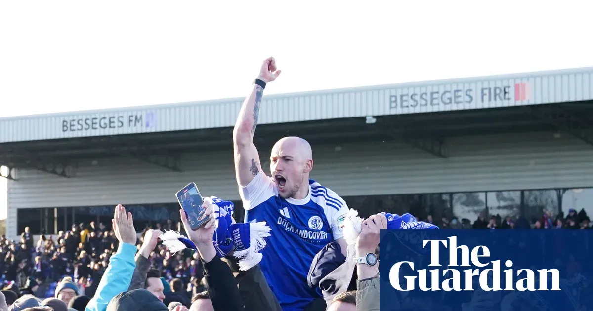 Macclesfield reborn club beats Crystal Palace in FA Cup upset — I.guim.co.uk