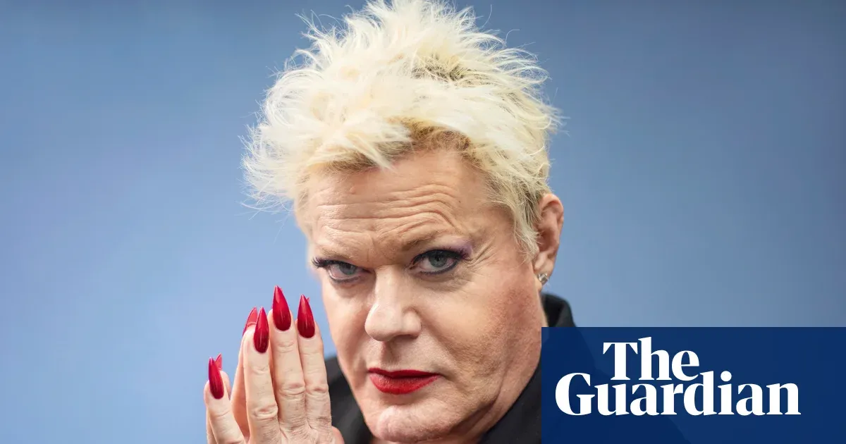 Eddie Izzard on performing Hamlet and a 90km double-marathon day — I.guim.co.uk