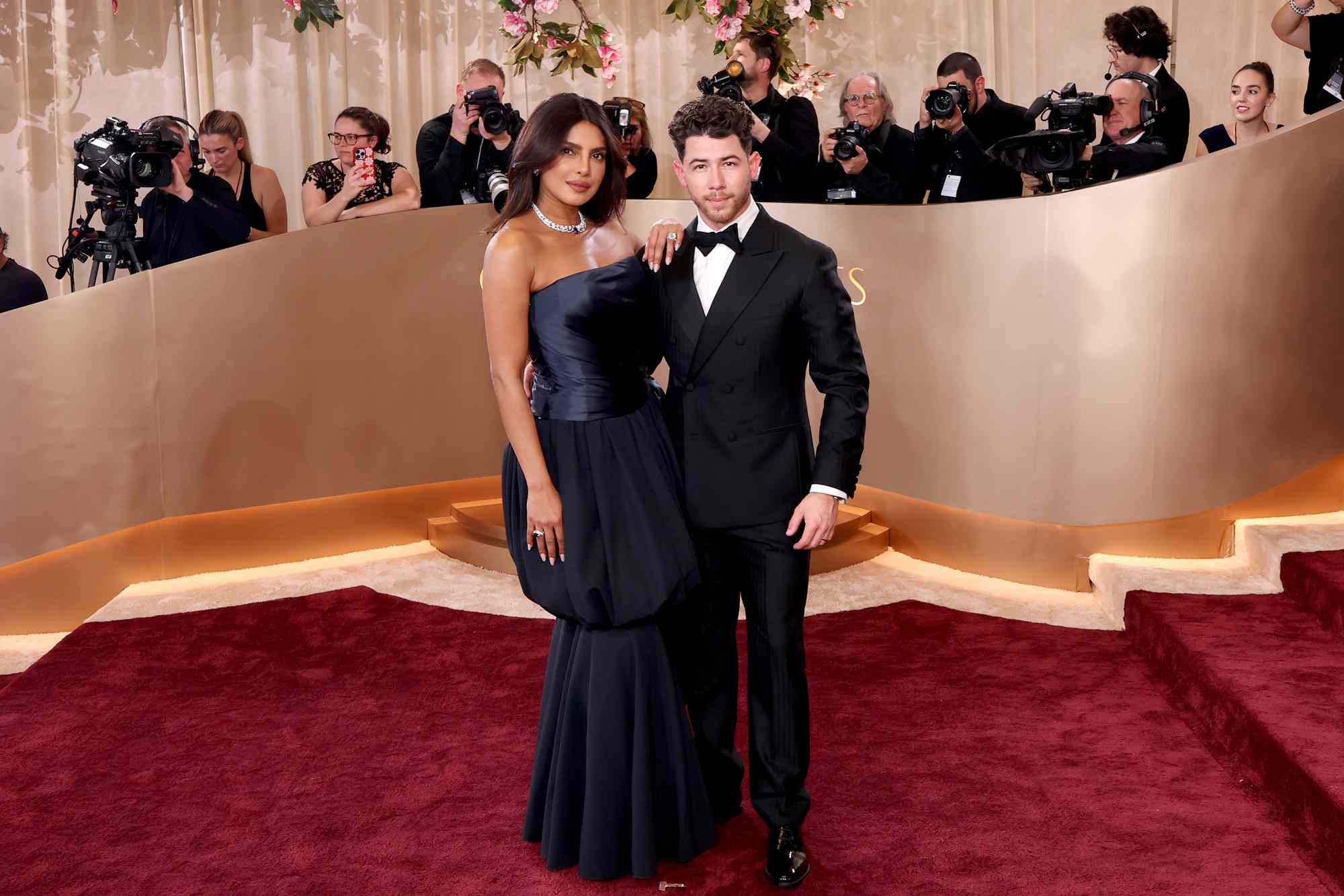 Golden Globes' 2026 red carpet moves outdoors amid Beverly Hilton construction — People.com