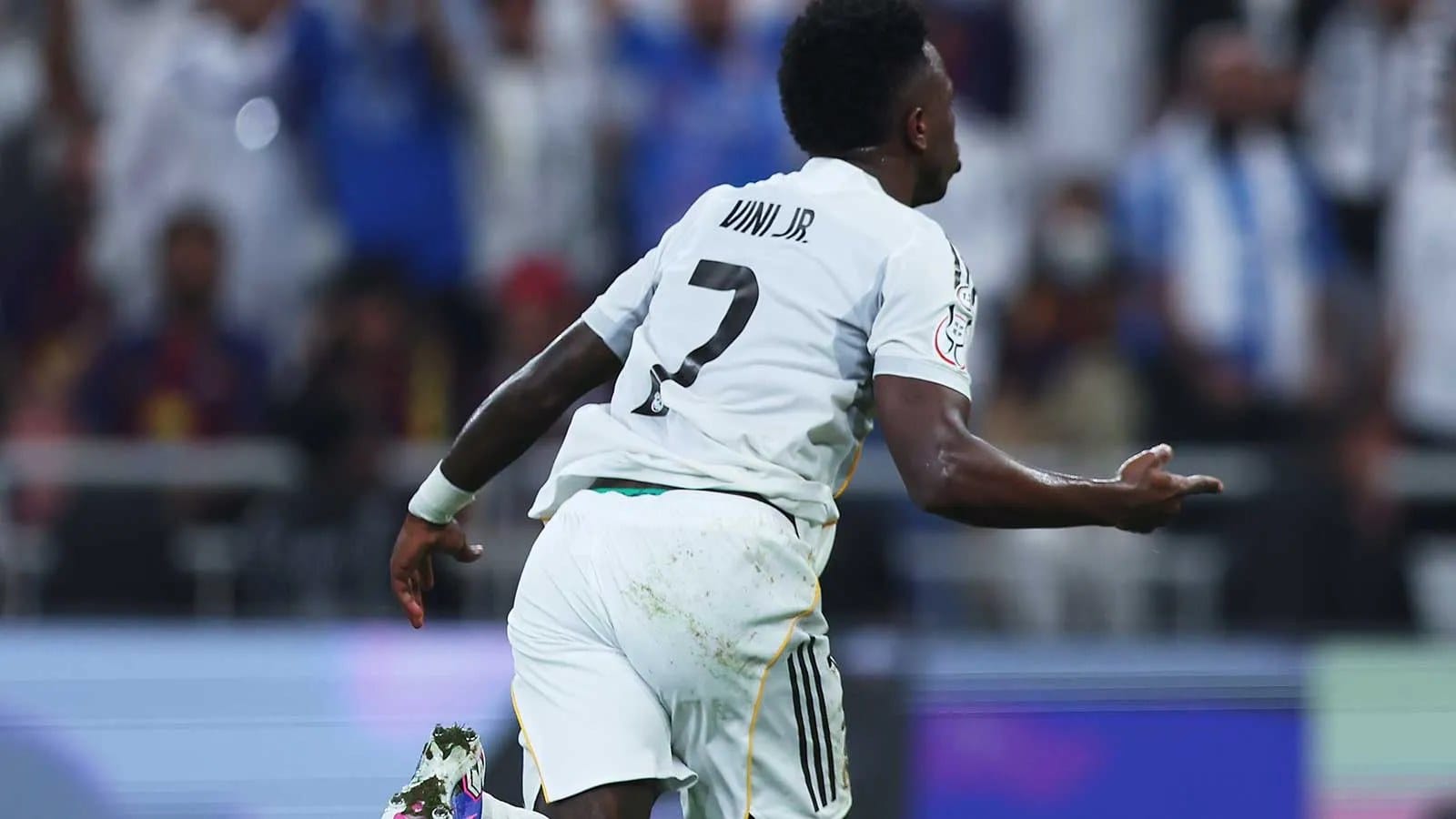 Vinicius scores solo goal in Supercopa final but Barcelona win 3-2 — Assets.goal.com