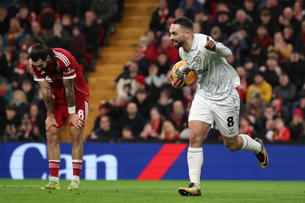 Barnsley boss calls Szoboszlai 'disrespectful' after Liverpool FA Cup error — Static.independent.co.uk