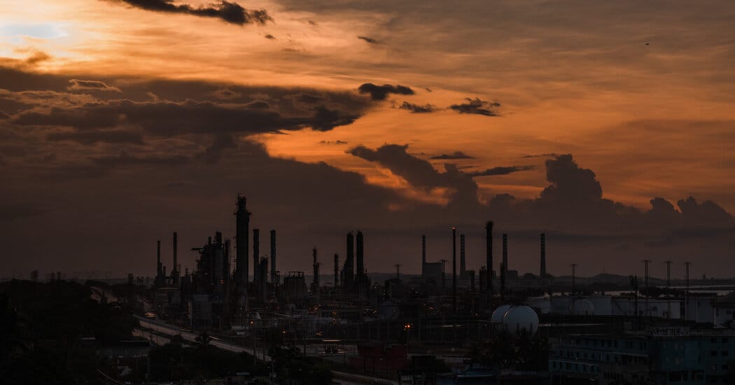 Trump’s push to revive Venezuela oil could help some firms but will take years — Static01.nyt.com