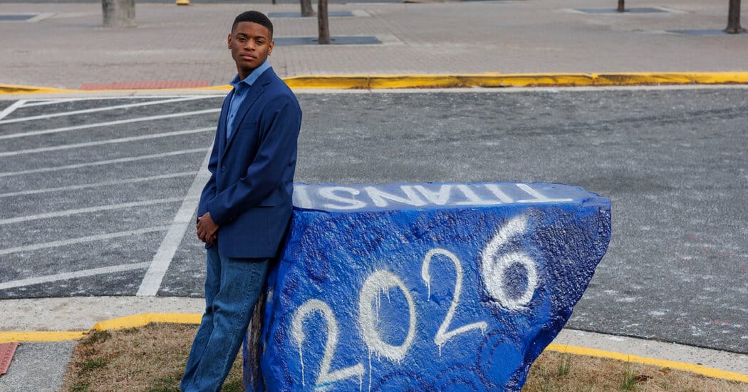 Seniors pare back identity details in college essays amid Trump administration crackdown — Static01.nyt.com