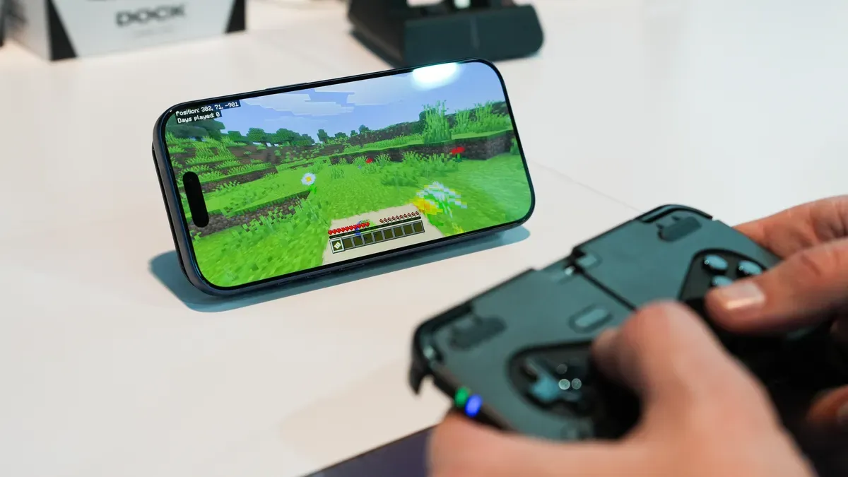 Ohsnap begins shipping $150 Mcon magnetic phone controller after CES demo — Zdnet.com