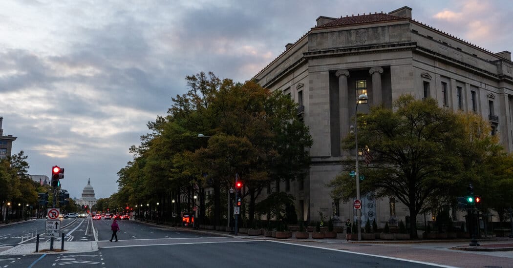 Justice Department memo said Trump could order troops into Venezuela without Congress — Static01.nyt.com