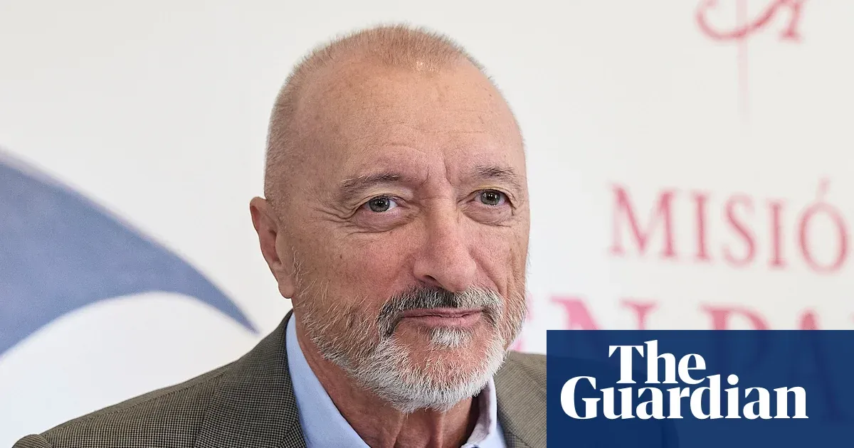 Pérez-Reverte criticises Spanish Royal Academy for yielding to social media — I.guim.co.uk