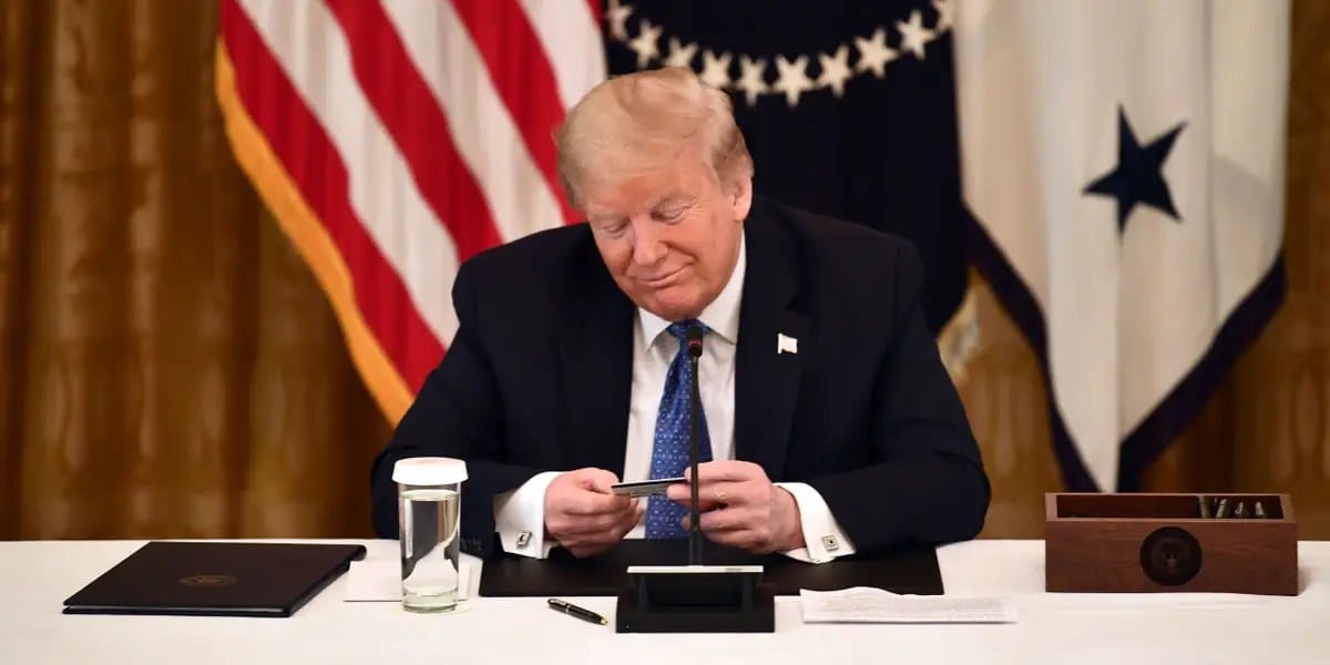 Business leaders split over Trump’s proposed 10% credit‑card interest cap — I.insider.com