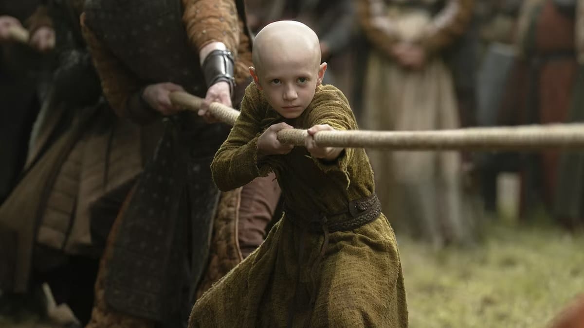 Dexter Sol Ansell says George R.R. Martin praised tug-of-war scene — Static0.colliderimages.com