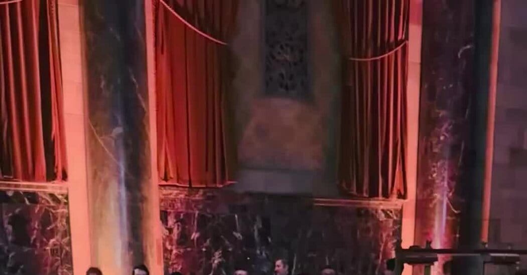 DiCaprio, Del Toro and Rose Byrne Win at National Board of Review Gala — Static01.nyt.com