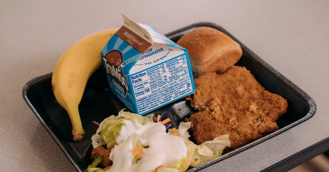 Trump signs law restoring whole and two-percent milk to schools — Static01.nyt.com