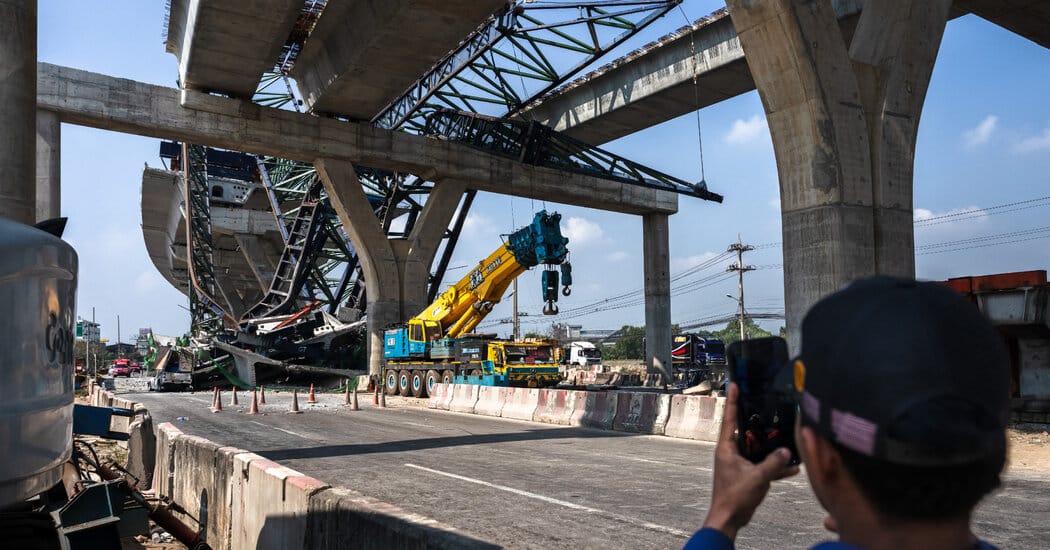 Construction crane collapses on Rama 2 expressway near Bangkok, killing at least two — Static01.nyt.com