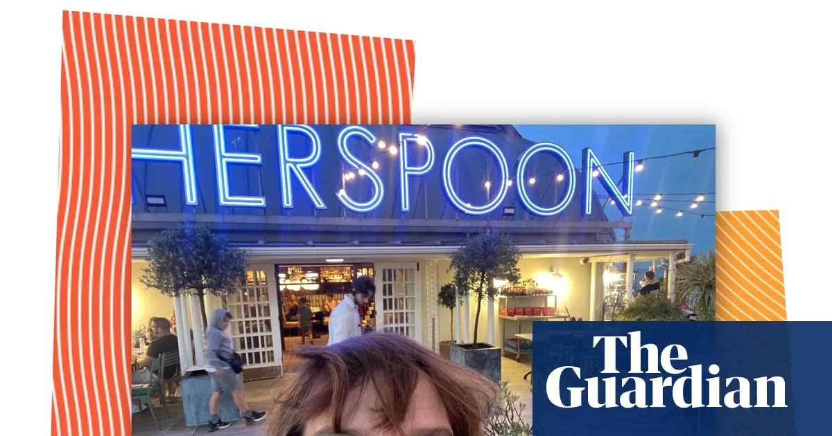 Customer says barman barred them at Ramsgate Wetherspoon’s under Covid rule — I.guim.co.uk