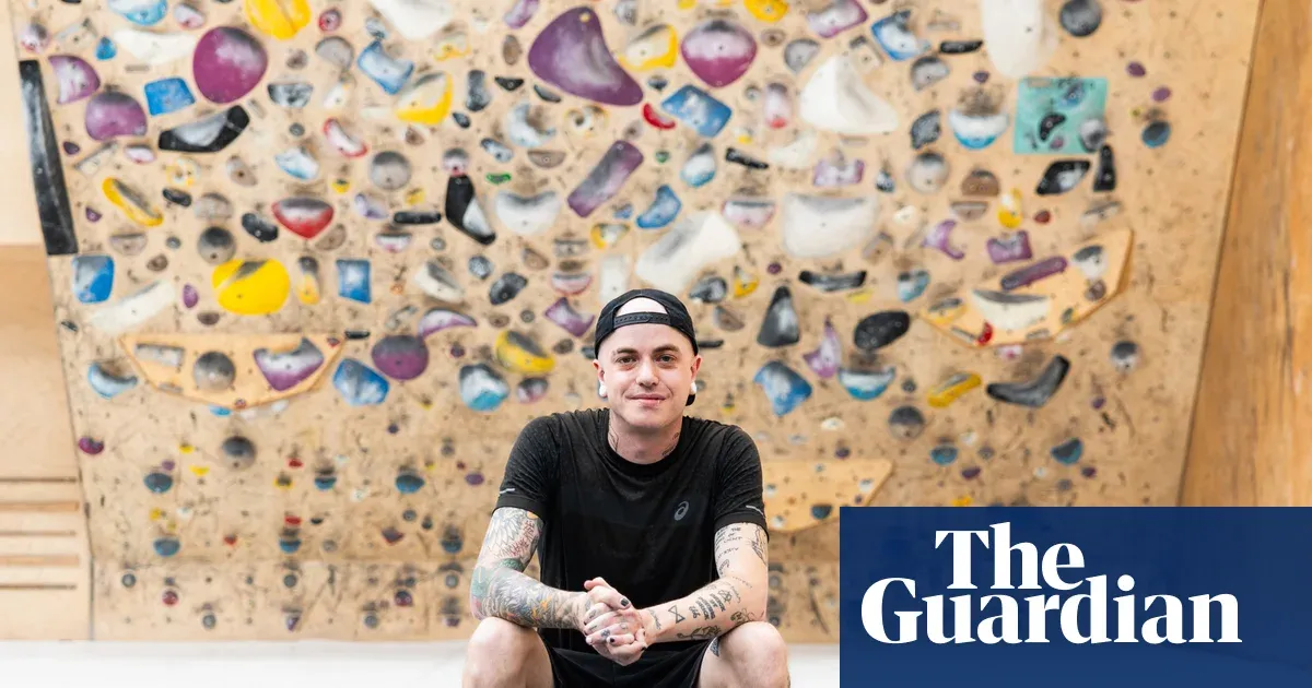 Peer pressure and a GP’s push led a novice to bouldering at a Sydney gym — I.guim.co.uk