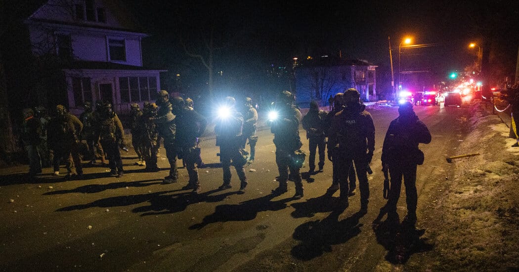 Court blocks Guard deployment in Illinois; Kavanaugh flags Insurrection Act route — Static01.nyt.com