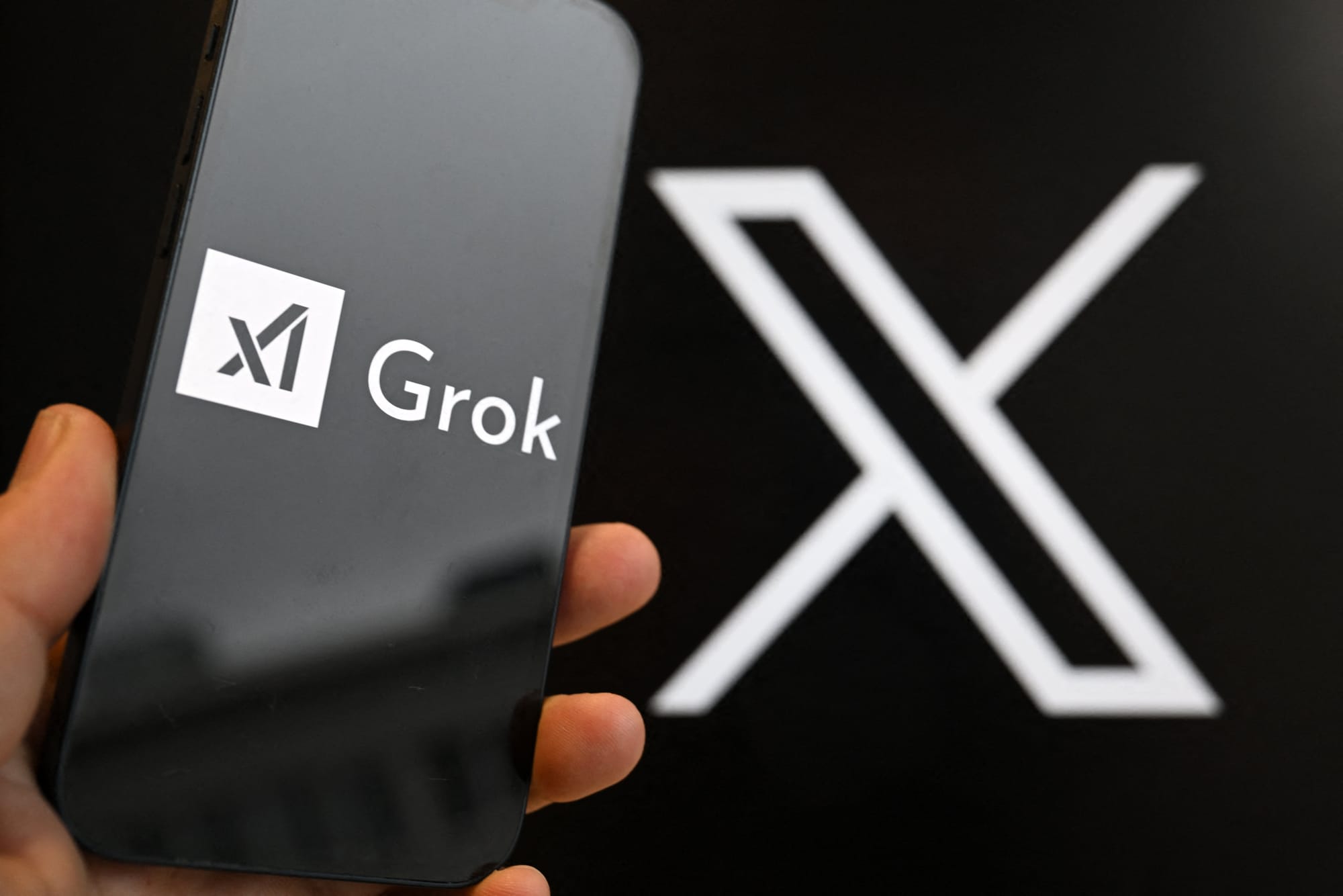 Report: X reportedly still allows Grok-created sexualized images — Helios-i.mashable.com