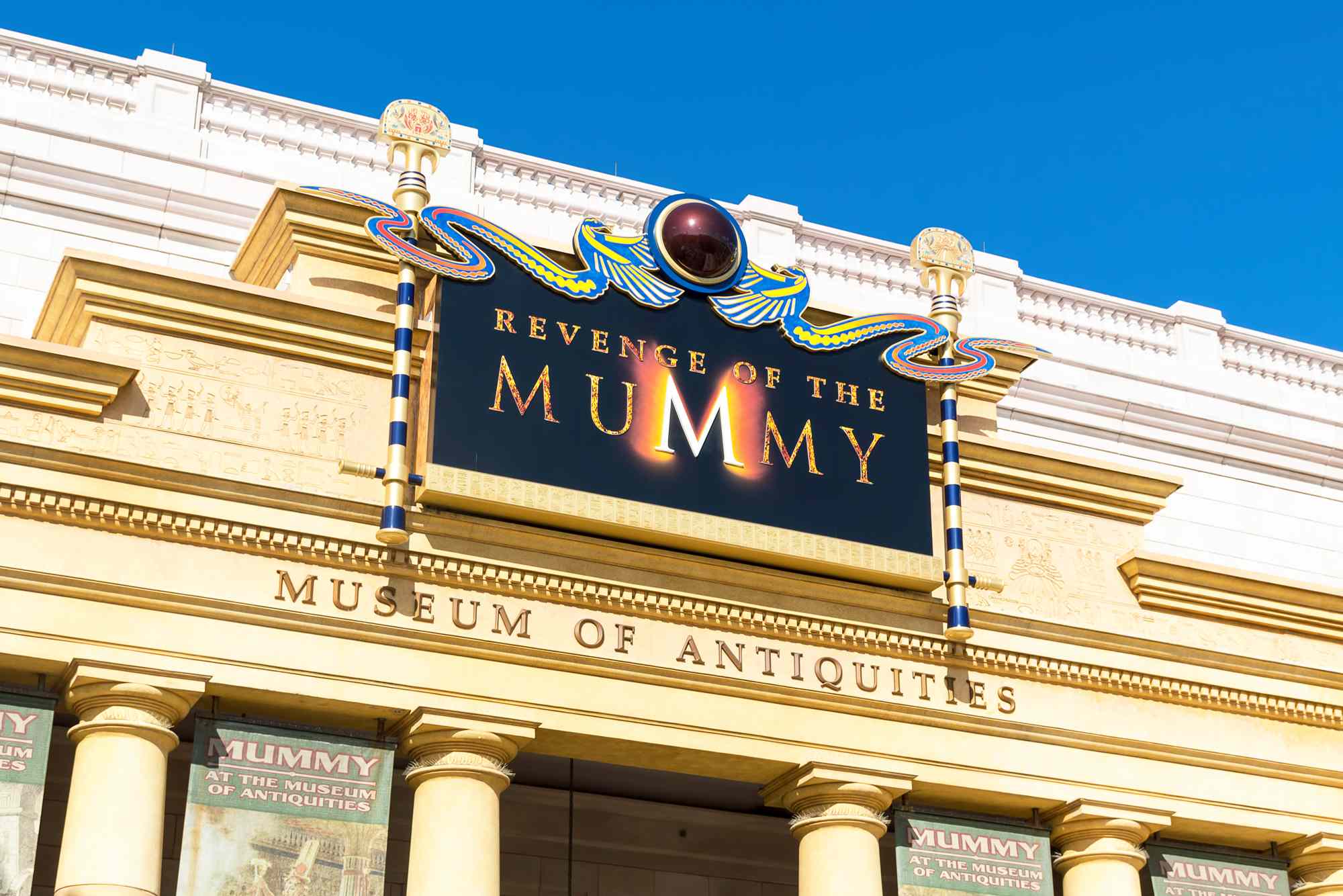 70-year-old woman dies after riding Revenge of the Mummy at Universal Orlando — People.com