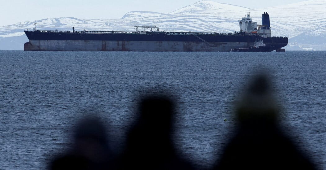 U.S. forces fast‑rope onto seized oil tankers in recently released videos — Static01.nyt.com