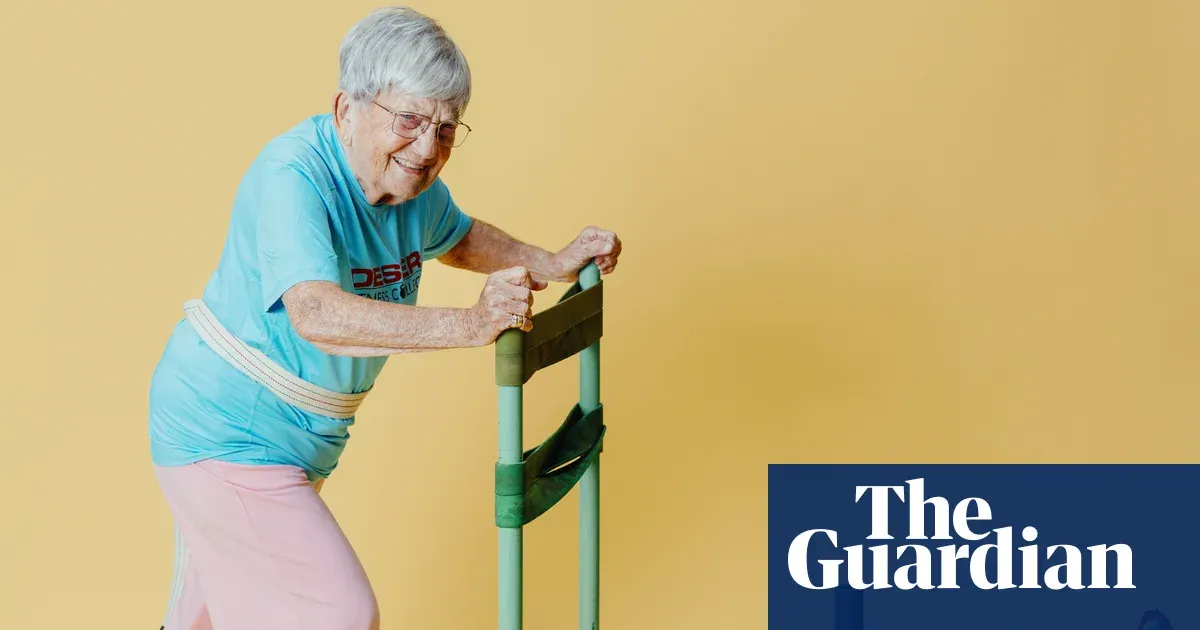 96-year-old Jean Stewart credits strength training with keeping her independent — I.guim.co.uk