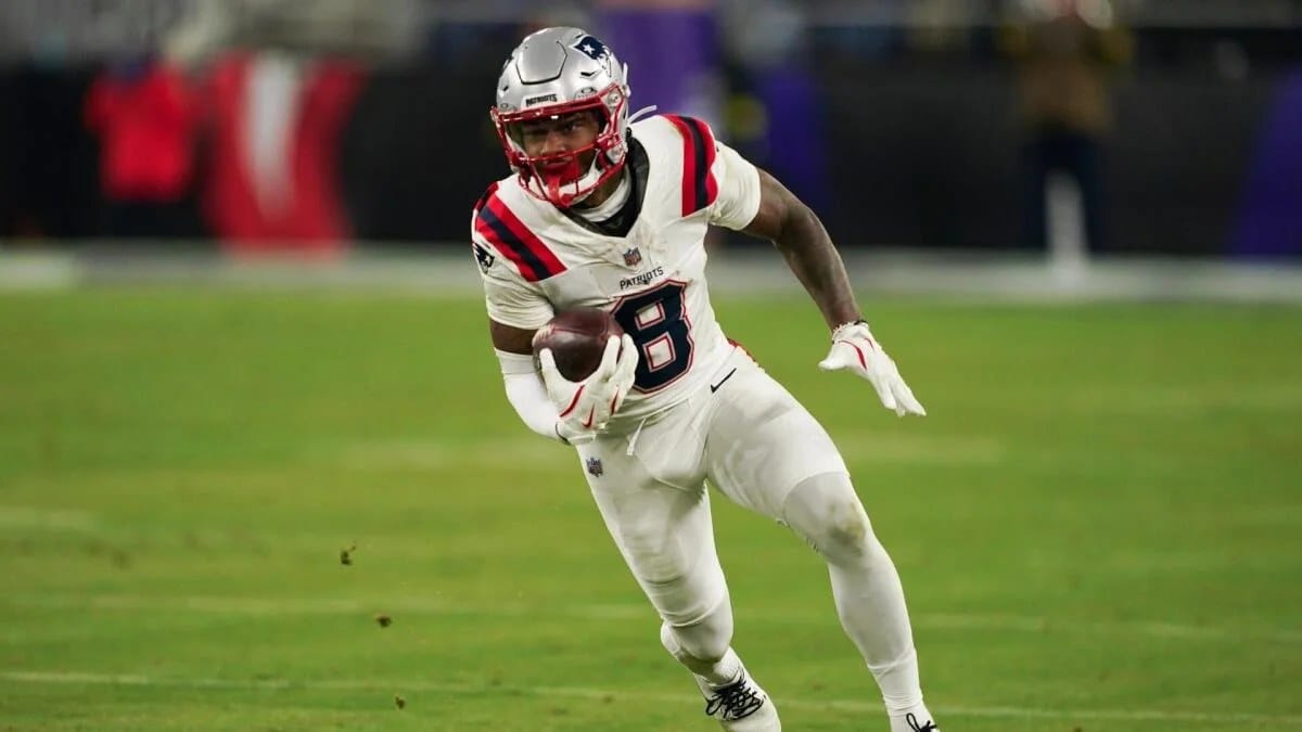 Mike McClure's top NFL DFS picks for 2026 divisional-round Sunday — Sportshub.cbsistatic.com