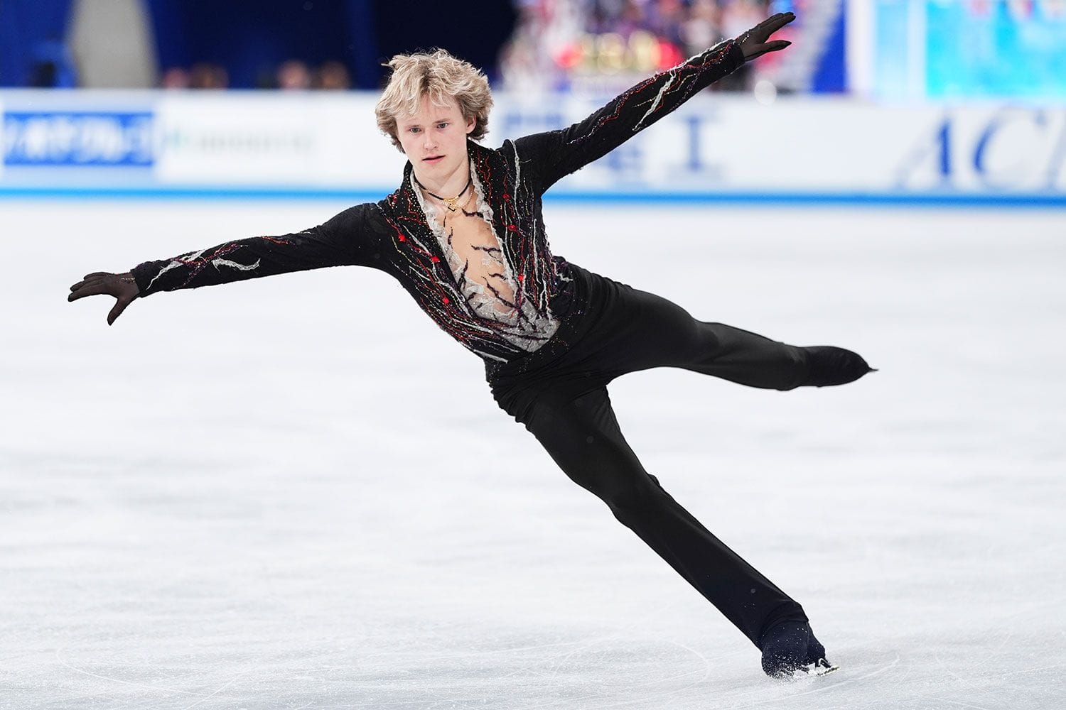 Ilia Malinin viewed as U.S. favorite for 2026 Olympic figure skating gold — People.com