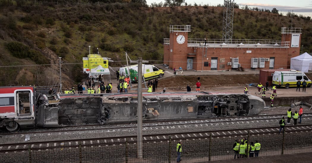 At least 40 killed as two trains collide near Adamuz in Andalucía — Static01.nyt.com