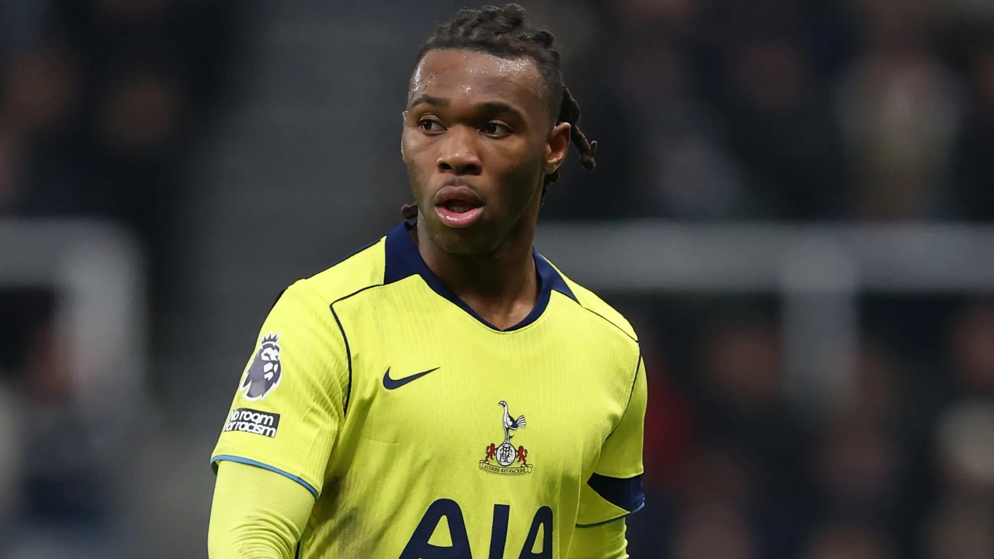 Destiny Udogie’s Range Rover smashed after Spurs’ defeat to West Ham — Assets.goal.com