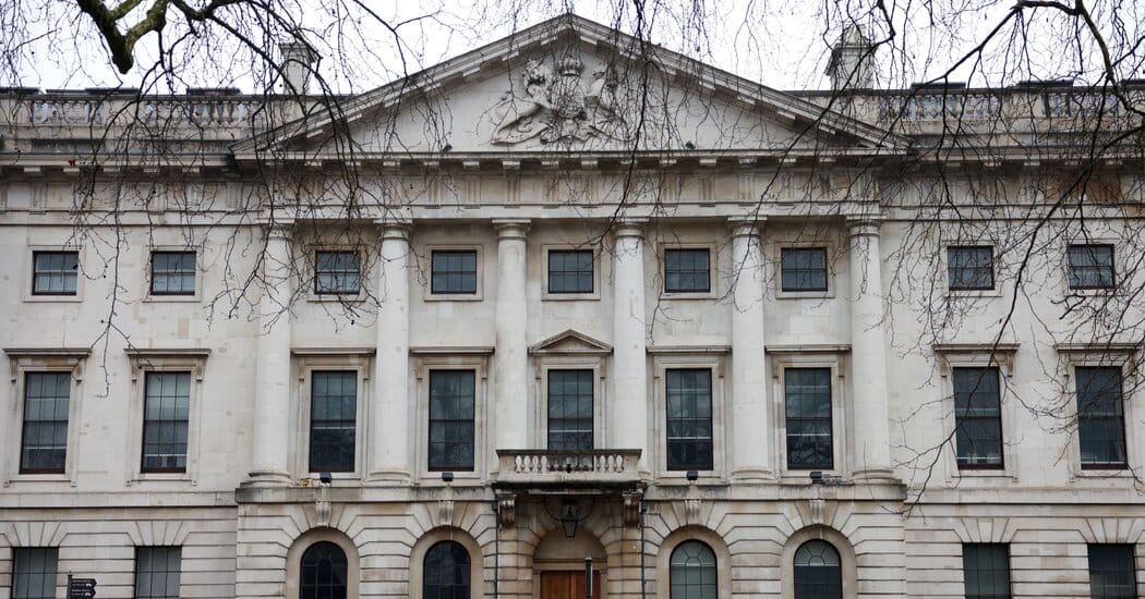 Starmer approves Chinese mega-embassy at Royal Mint Court in London — Static01.nyt.com