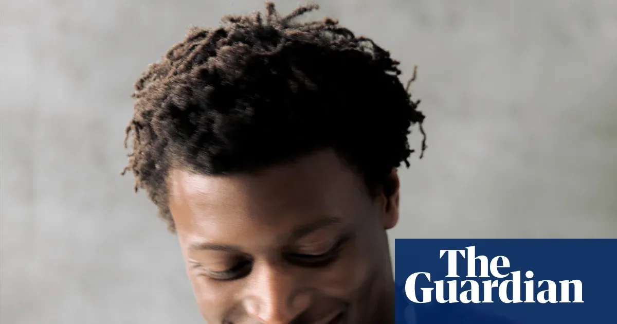 Mon Rovîa on leaving war‑torn Liberia and finding success in US folk‑pop — I.guim.co.uk