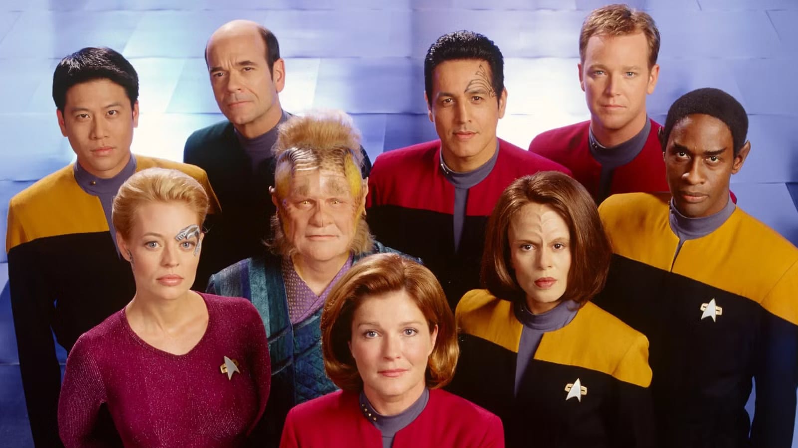 McFadden says Crusher was held from command to preserve Voyager’s female captain — Static0.colliderimages.com