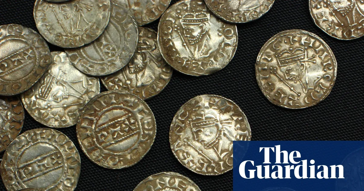 Harold II coins, Roman fitting and medieval treasures top UK finds in 2024 — I.guim.co.uk